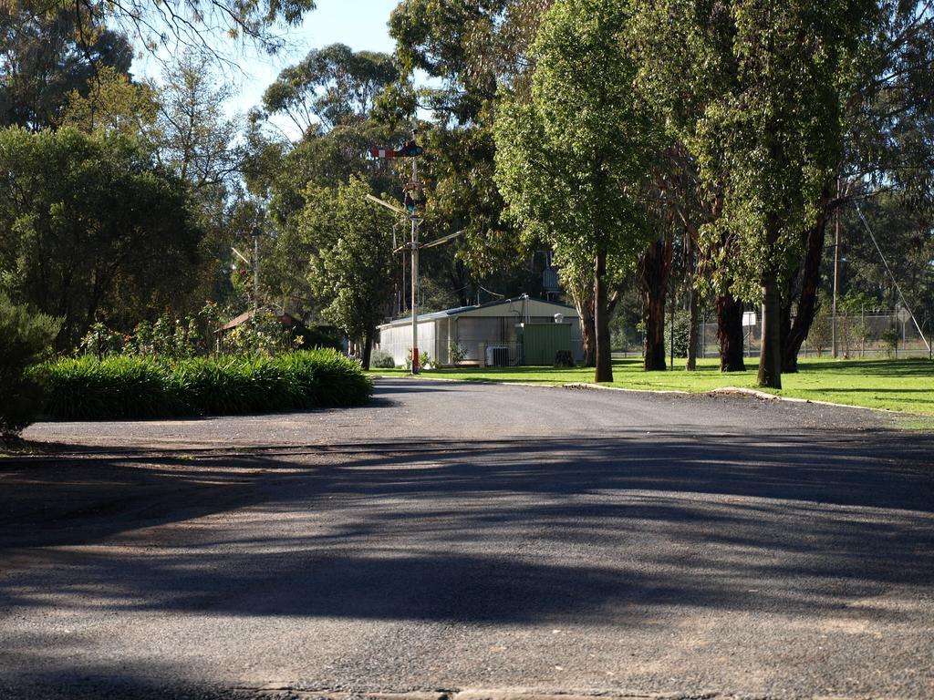 Cowra Holiday Park Exterior photo