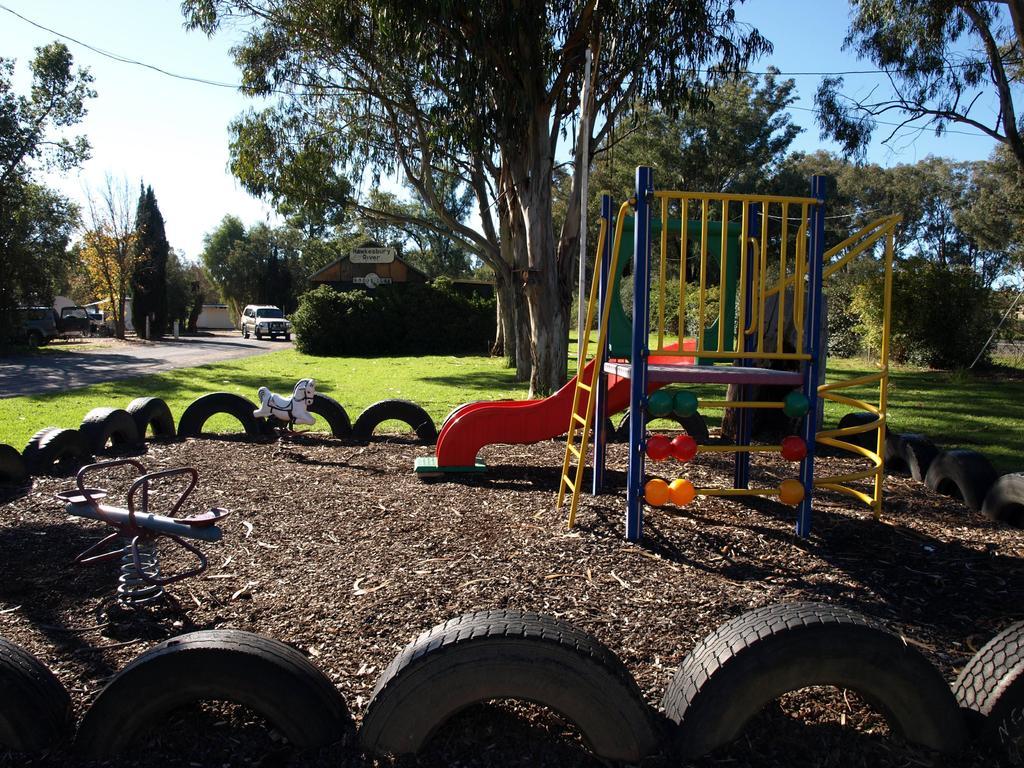 Cowra Holiday Park Exterior photo